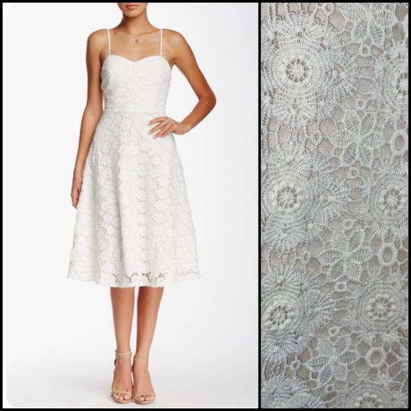 Anthropologie Dresses & Skirts - Champagne and Strawberry Crochet Lace Dress